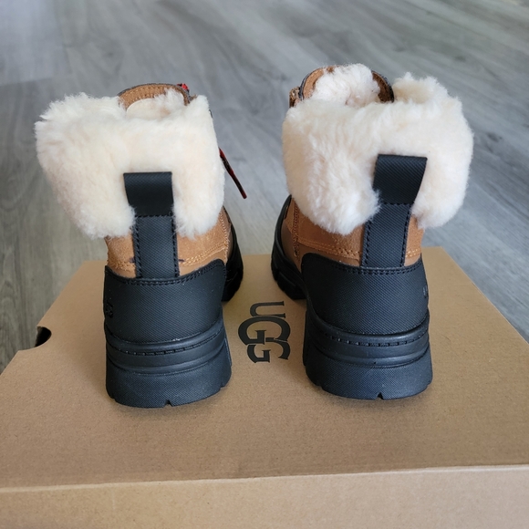 UGG Kid's Ashton Addie Waterproof Boot - Picture 4 of 13